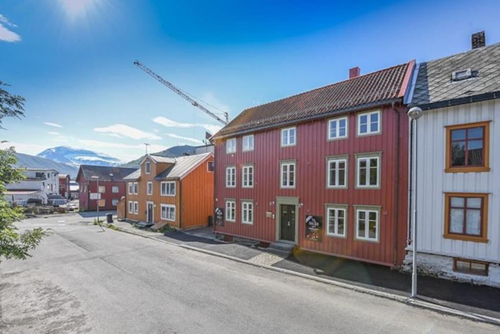 Cosy 2-Rooms Apartment In The City Center Tromso Bagian luar foto